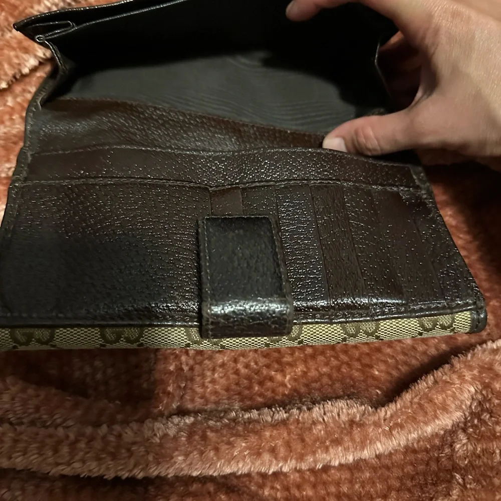 Gucci | Brown | Monogram International Wallet - Picture 9 of 14